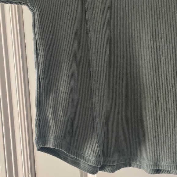 Nwt Knox Rose ribbed oversized long sleeved green top - Picture 6 of 10